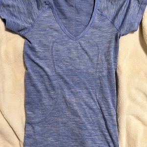 Lululemon women's swiftly top.